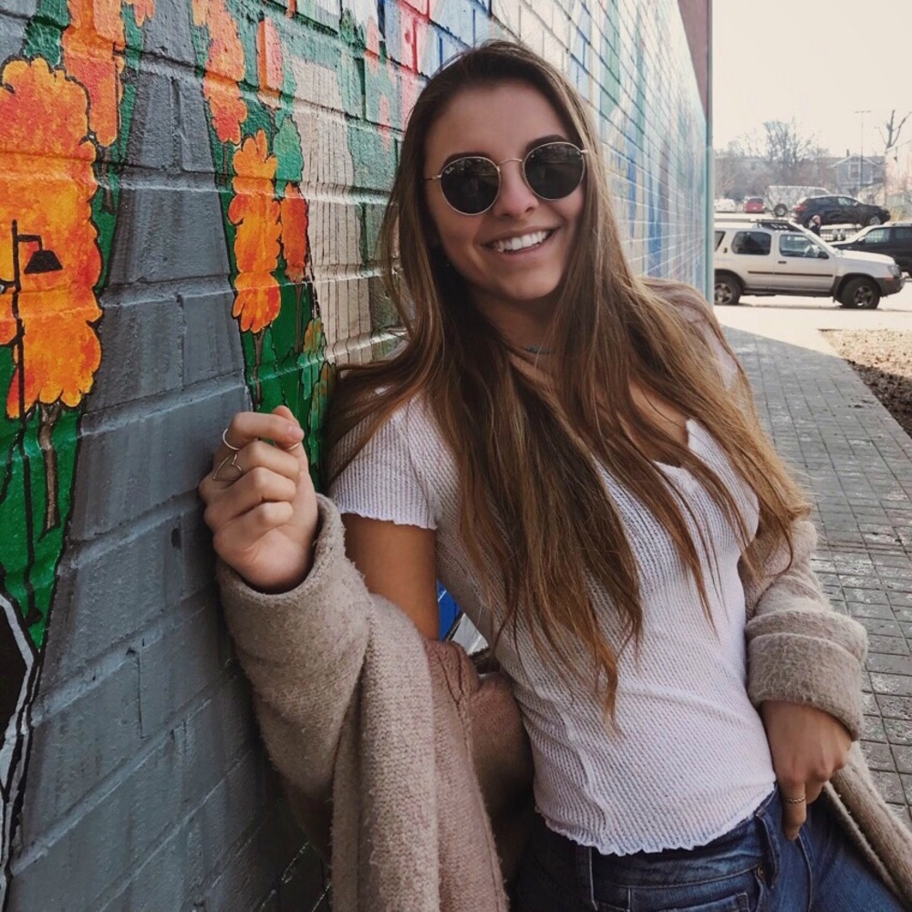 Meet your Posher, Ashley